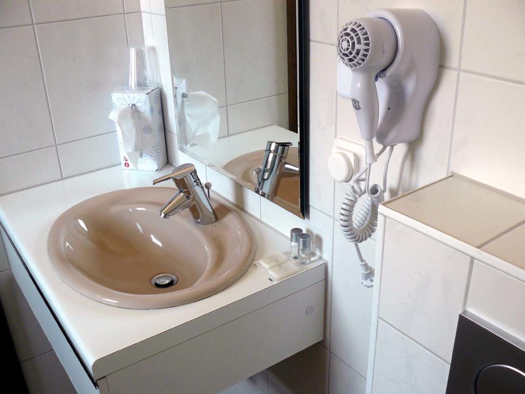 Hotel-Restaurant Zur Kanne Schifferstadt Zewnętrze zdjęcie